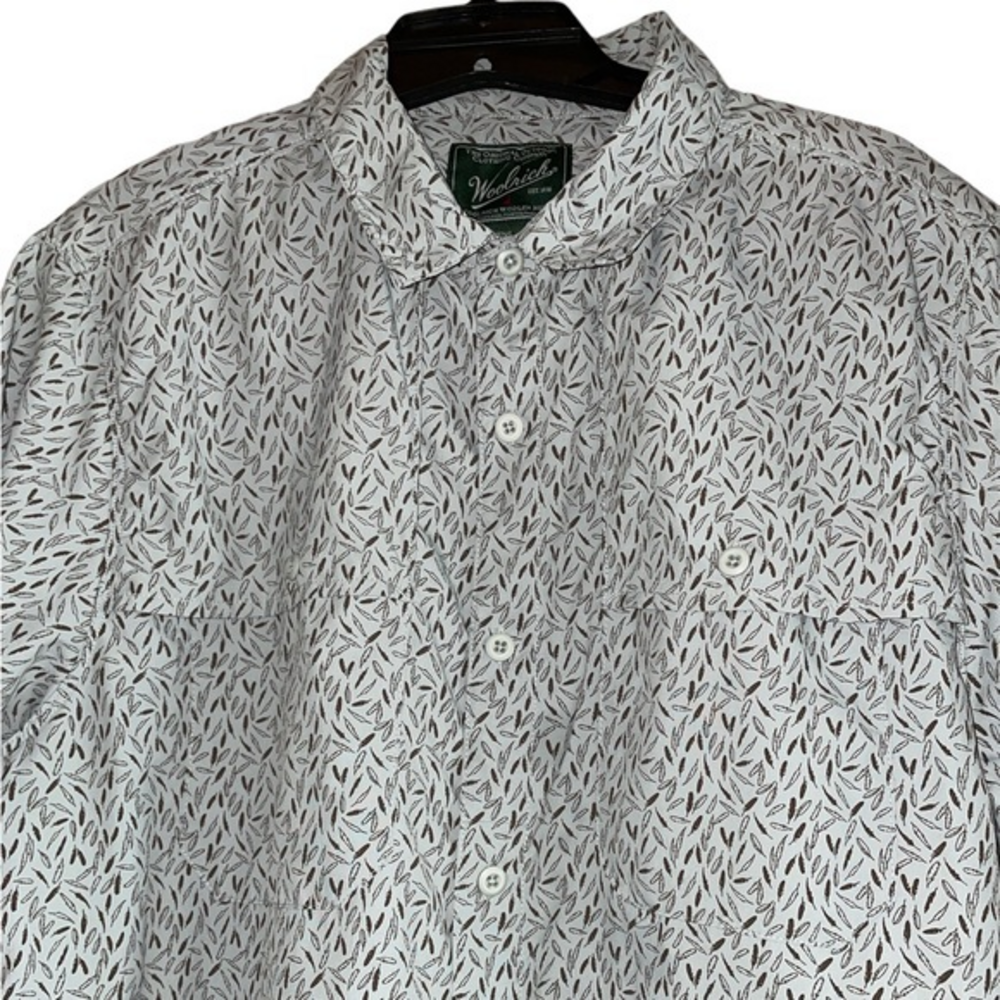 Woolrich Men’s Camp Shirt Nylon SS Fishing Outdoor Button Up‎ Large Leaf Print